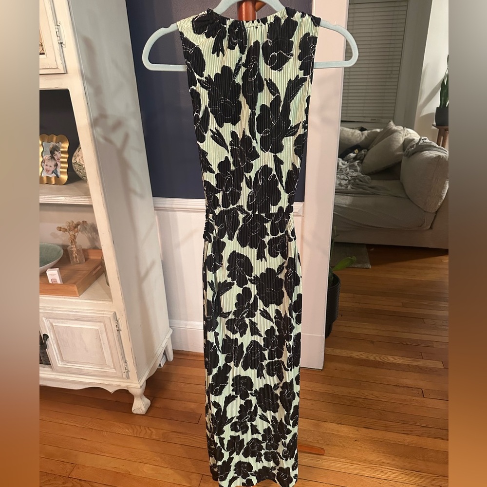 Floral Sleeveless Maxi Dress with Side Cutouts - Black and Green - Picture 2 of 5
